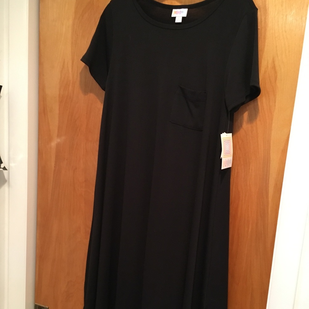 NWT LuLaRoe black Carly size small.